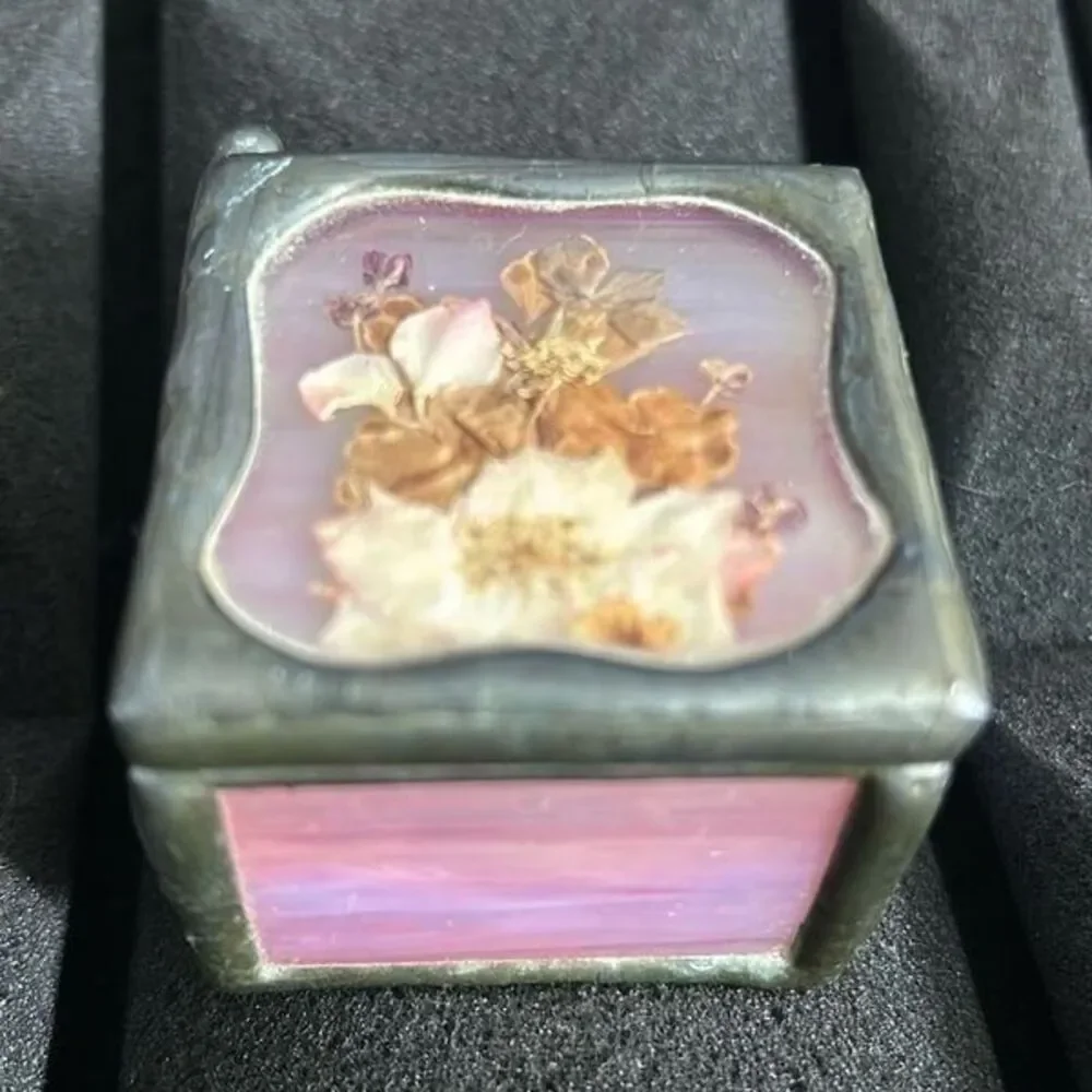 Stained pink glass press flowers 2”x2”x2” trinket box vintage